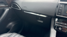 Jaguar F-Pace 2.0d Portfolio 5dr Auto AWD Diesel Estate